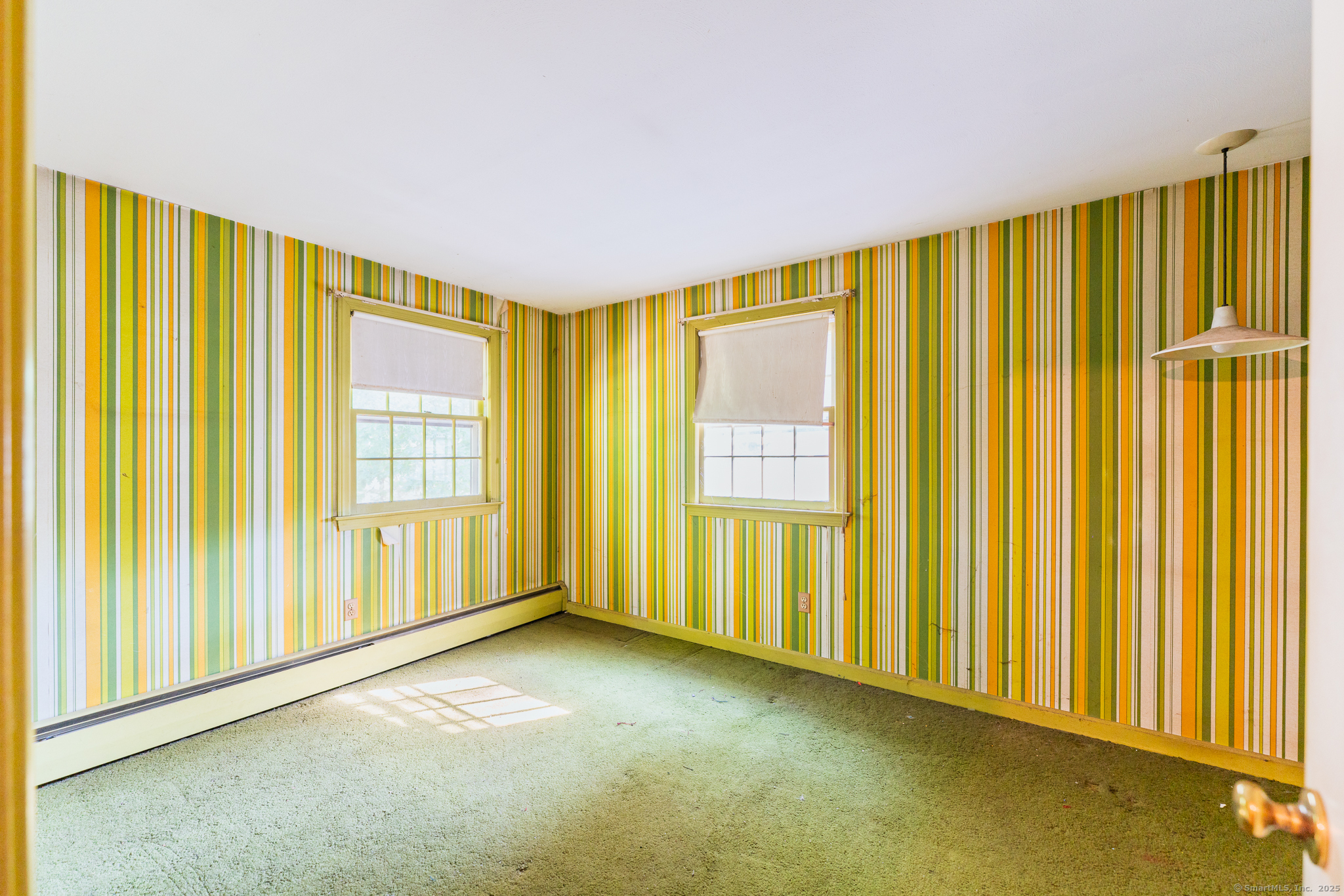 East Hartford, Connecticut 06118, United States, 4 Bedrooms Bedrooms, ,3 BathroomsBathrooms,Residential,Pending,203940