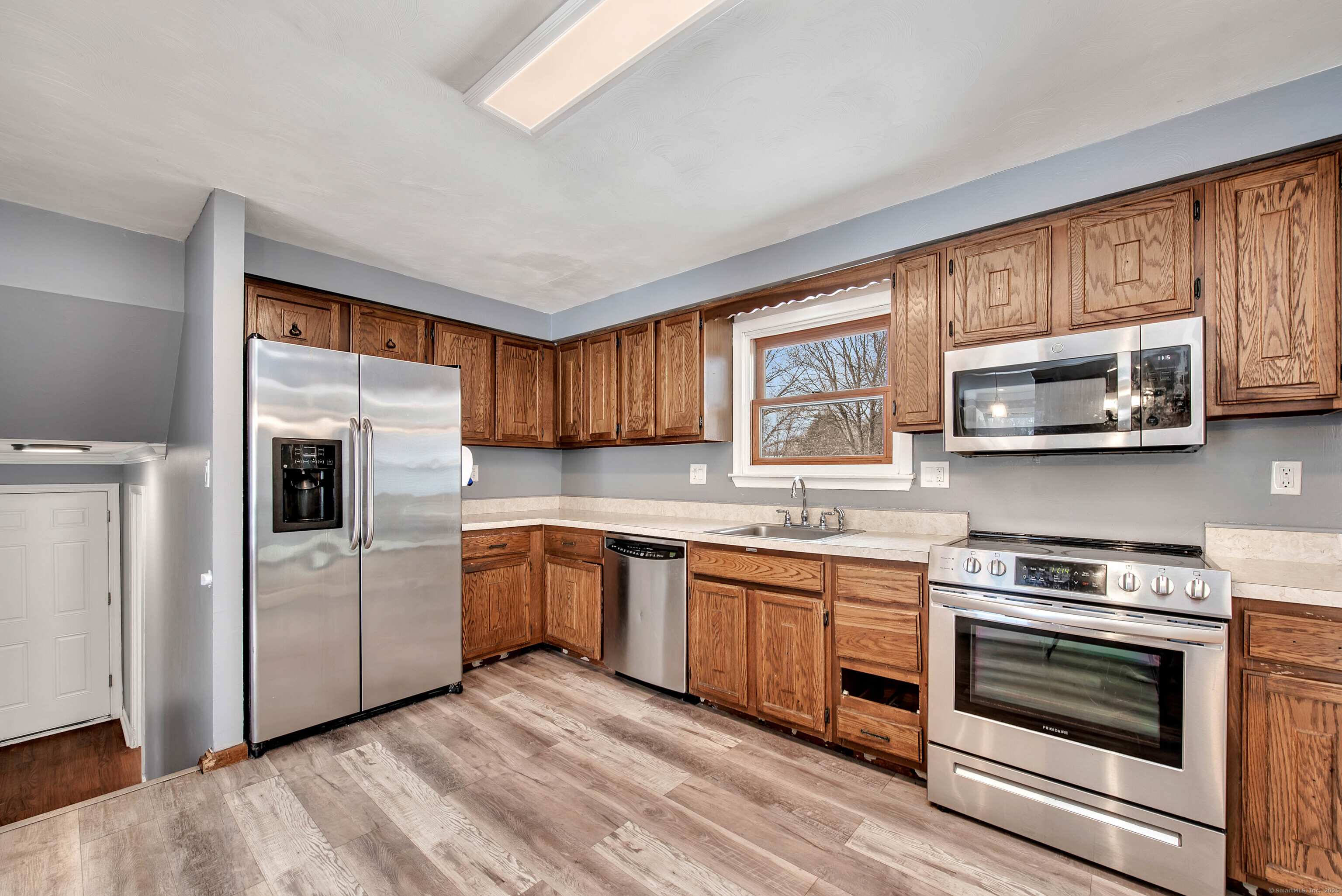99 Rolling Meadow Drive, East Hartford, Connecticut image 8