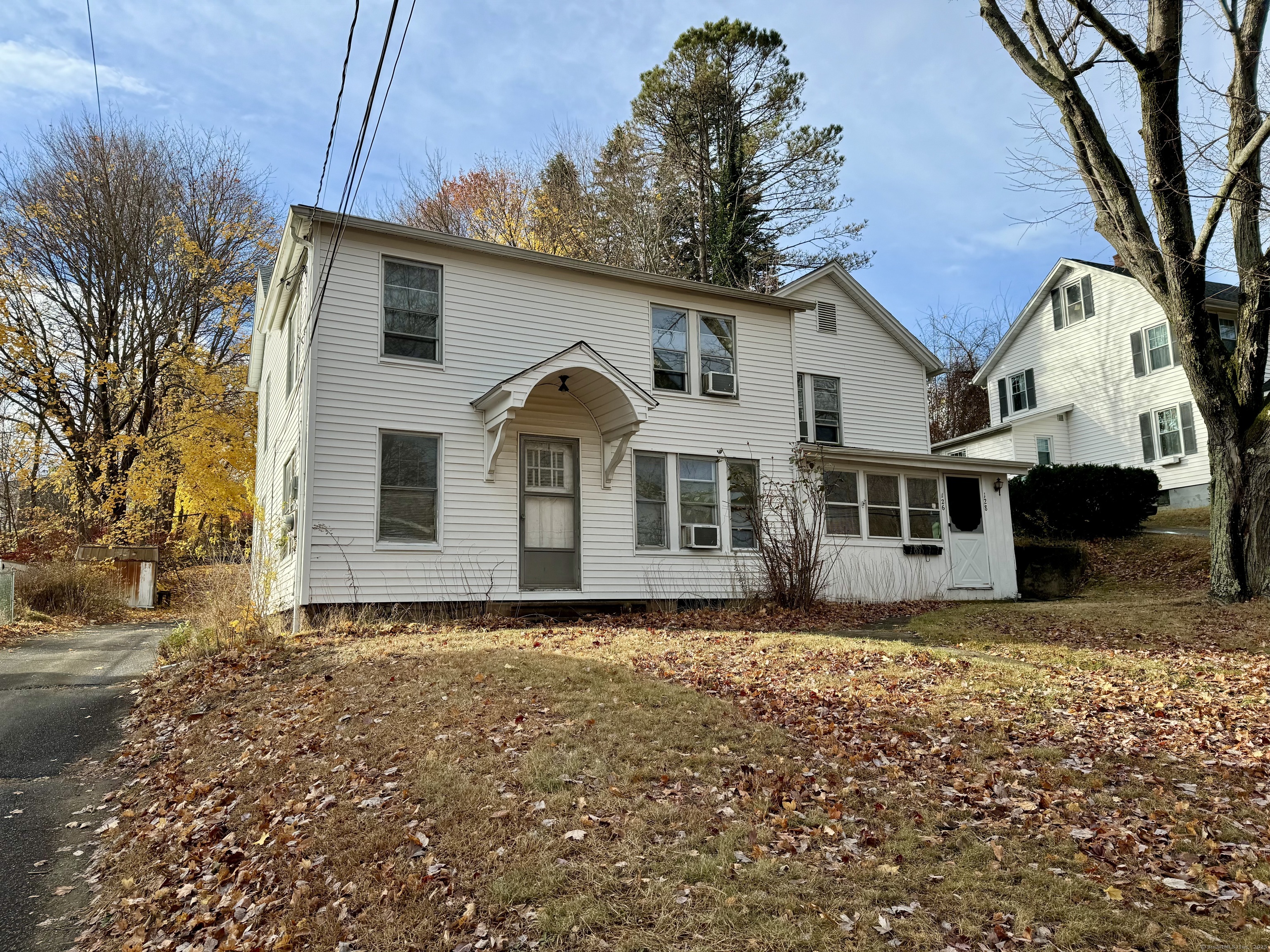Beecher Street 1, Southington, Connecticut - 2 Bedrooms  
1 Bathrooms  
7 Rooms - 