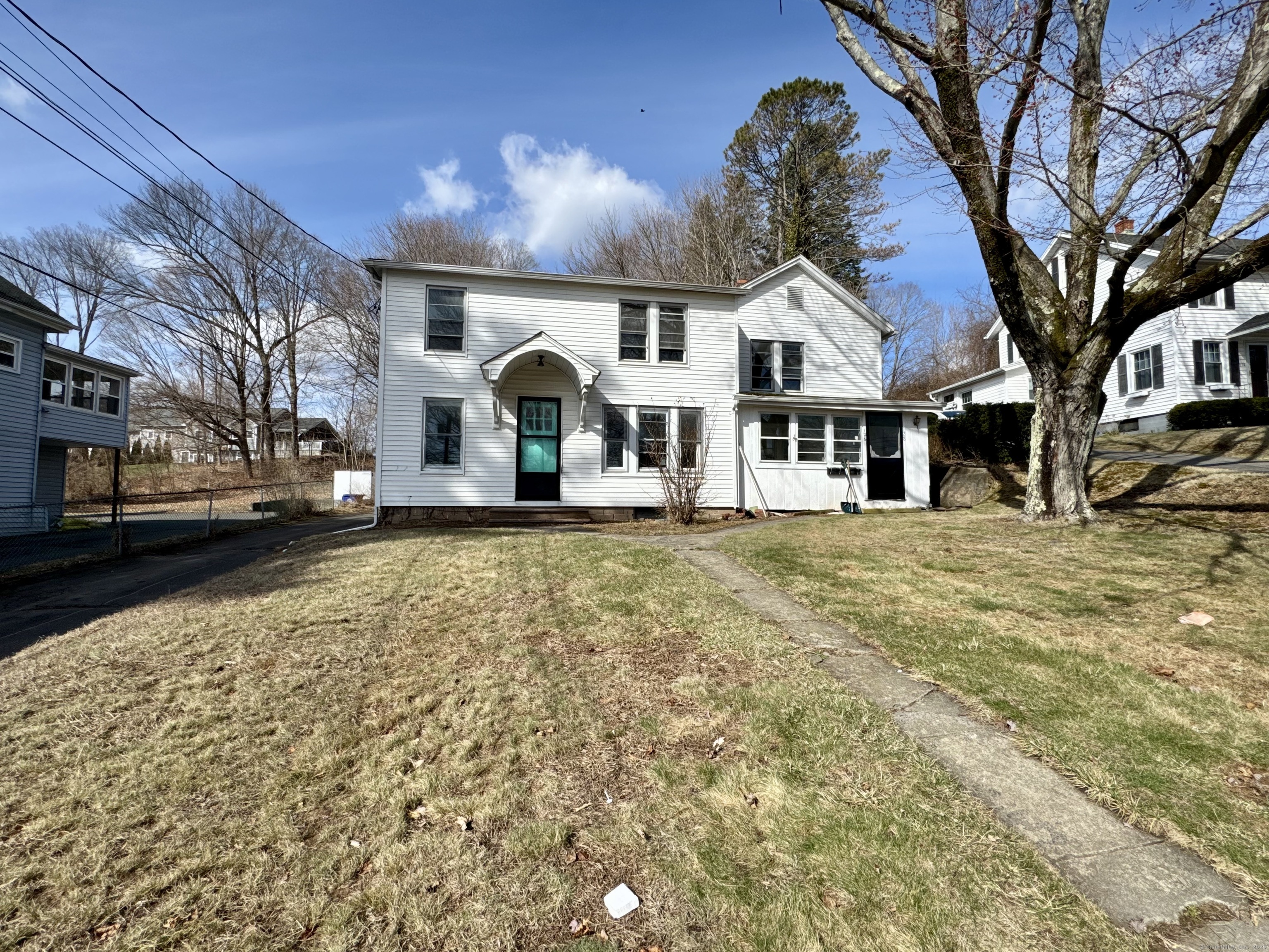 Beecher Street 1, Southington, Connecticut - 2 Bedrooms  
1 Bathrooms  
7 Rooms - 