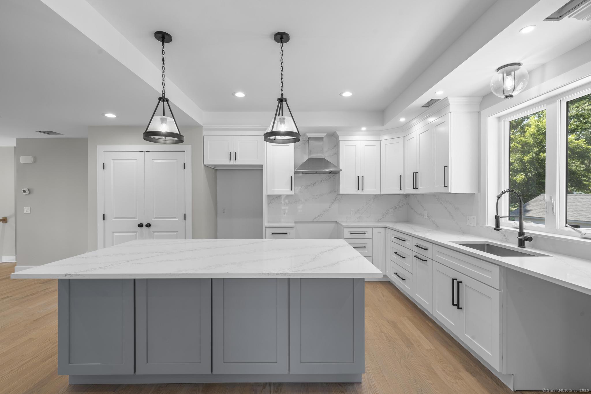 Avon, Connecticut 06001, United States, 4 Bedrooms Bedrooms, ,3 BathroomsBathrooms,Residential,Active,178532