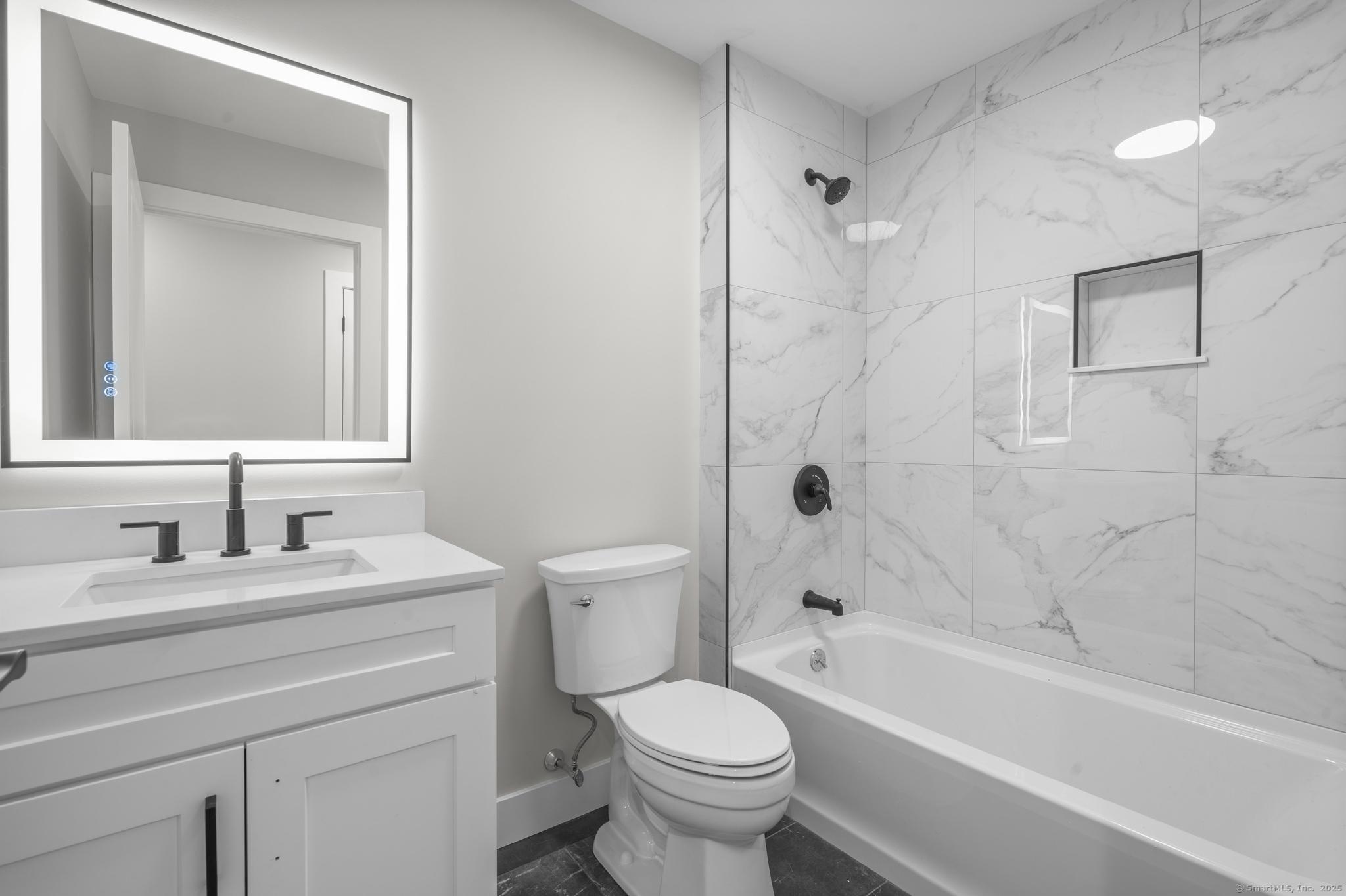 Avon, Connecticut 06001, United States, 4 Bedrooms Bedrooms, ,3 BathroomsBathrooms,Residential,Active,178532