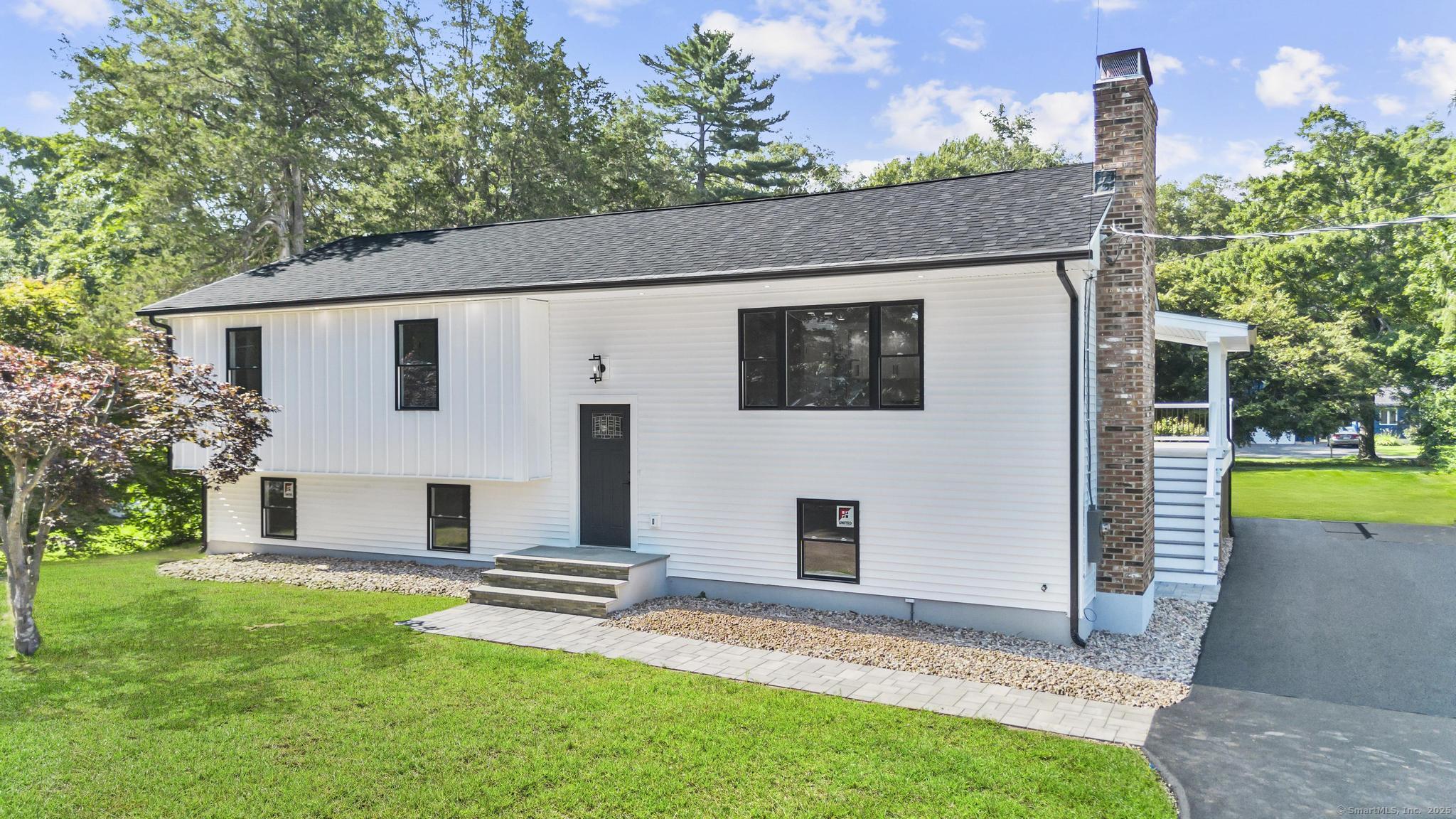 Avon, Connecticut 06001, United States, 4 Bedrooms Bedrooms, ,3 BathroomsBathrooms,Residential,Active,178532