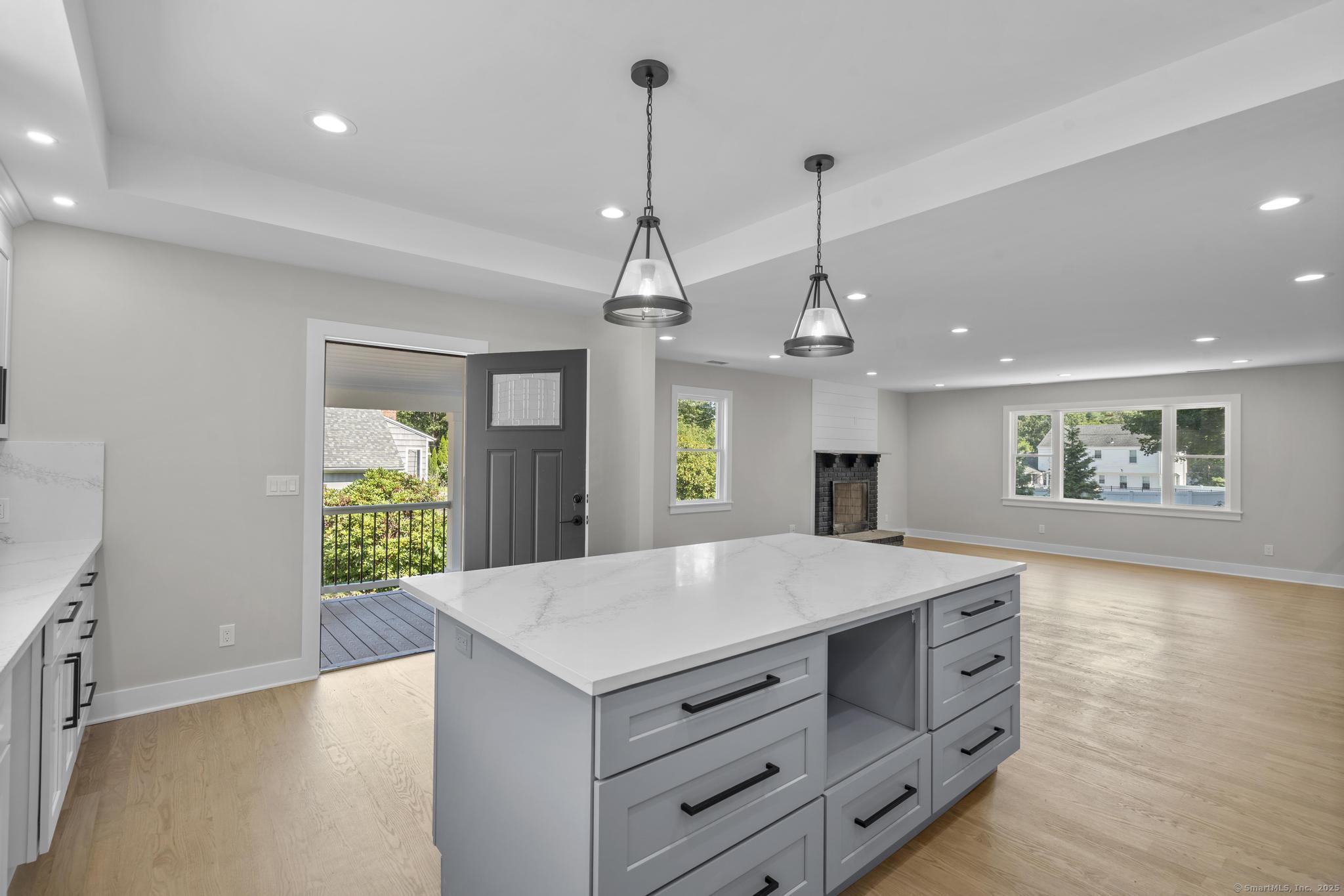 Avon, Connecticut 06001, United States, 4 Bedrooms Bedrooms, ,3 BathroomsBathrooms,Residential,Active,178532