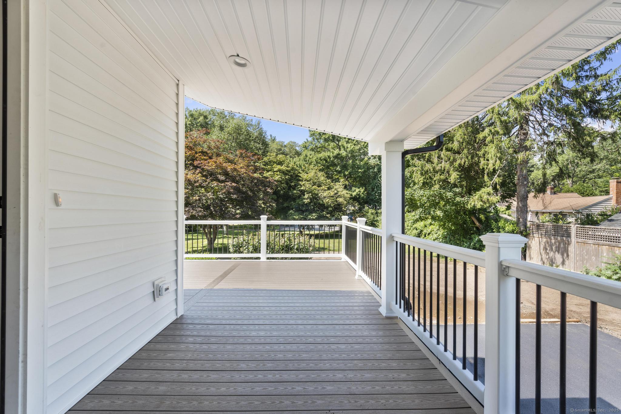 Avon, Connecticut 06001, United States, 4 Bedrooms Bedrooms, ,3 BathroomsBathrooms,Residential,Active,178532