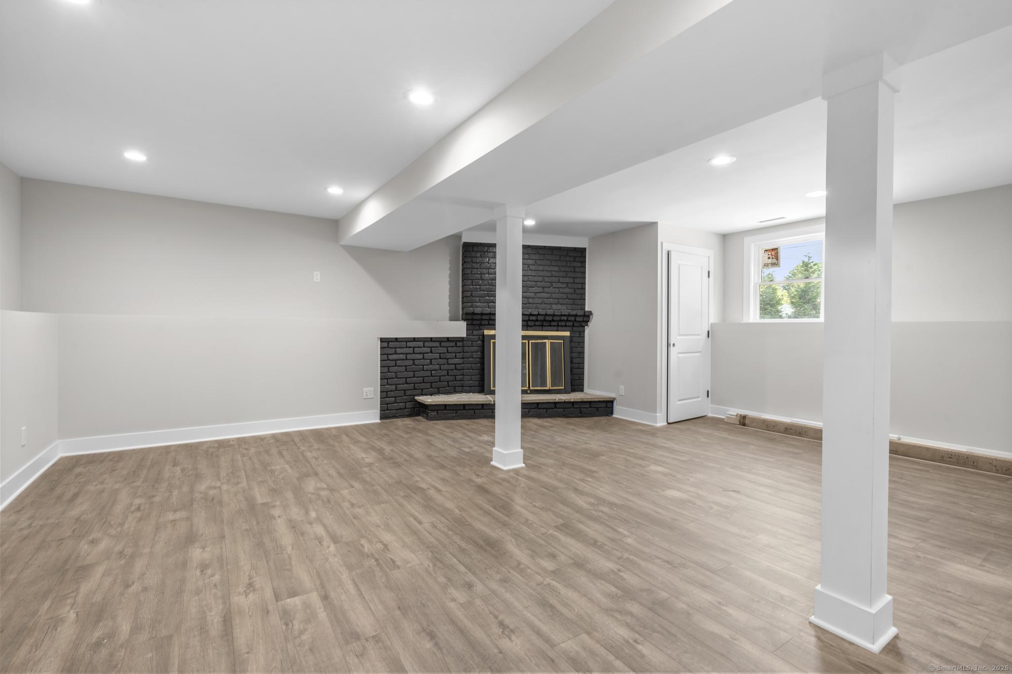 Avon, Connecticut 06001, United States, 4 Bedrooms Bedrooms, ,3 BathroomsBathrooms,Residential,Active,178532