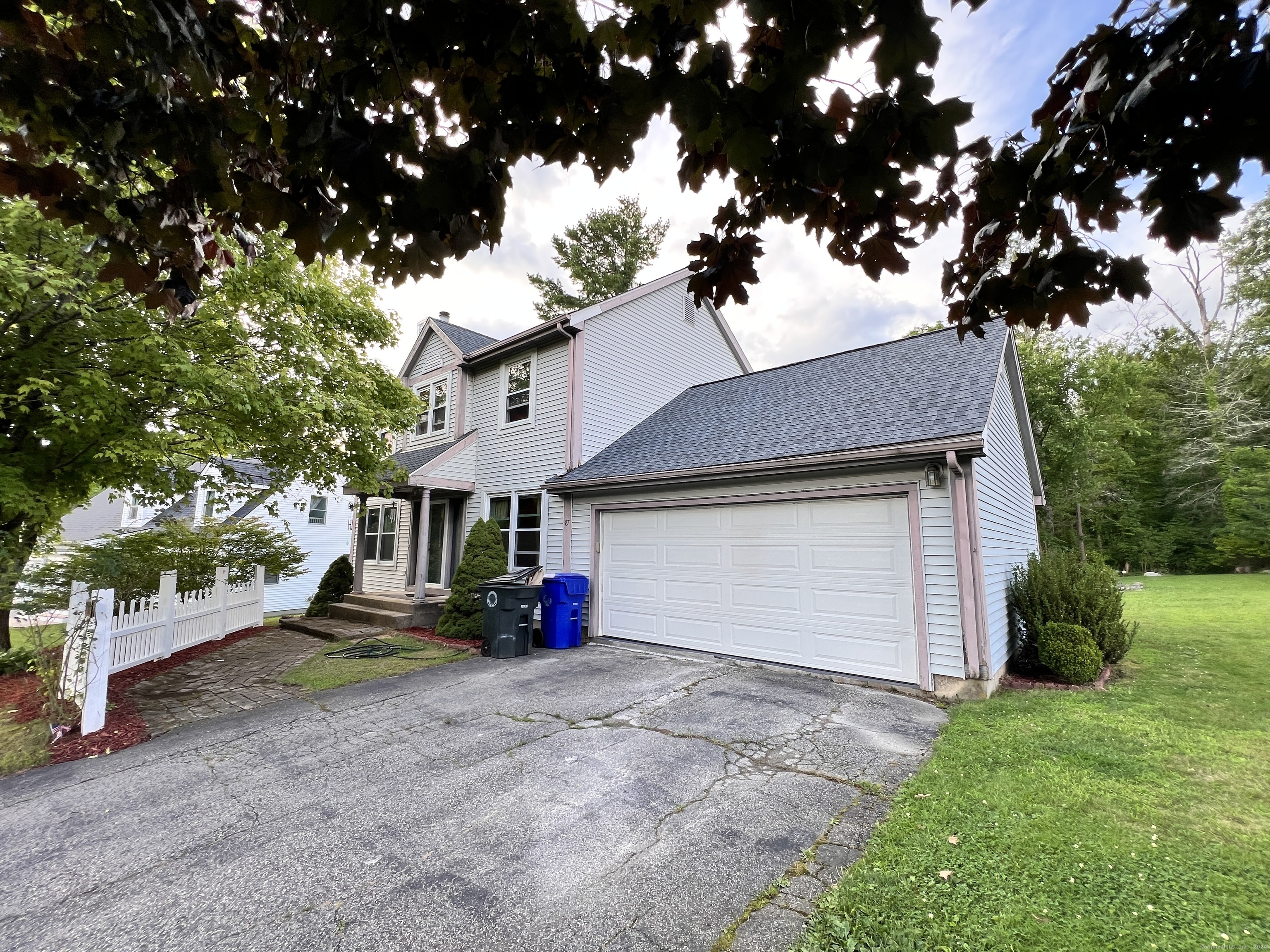 Property for Sale at 87 Deercrest Drive, Torrington, Connecticut - Bedrooms: 3 
Bathrooms: 3 
Rooms: 7  - $295,000