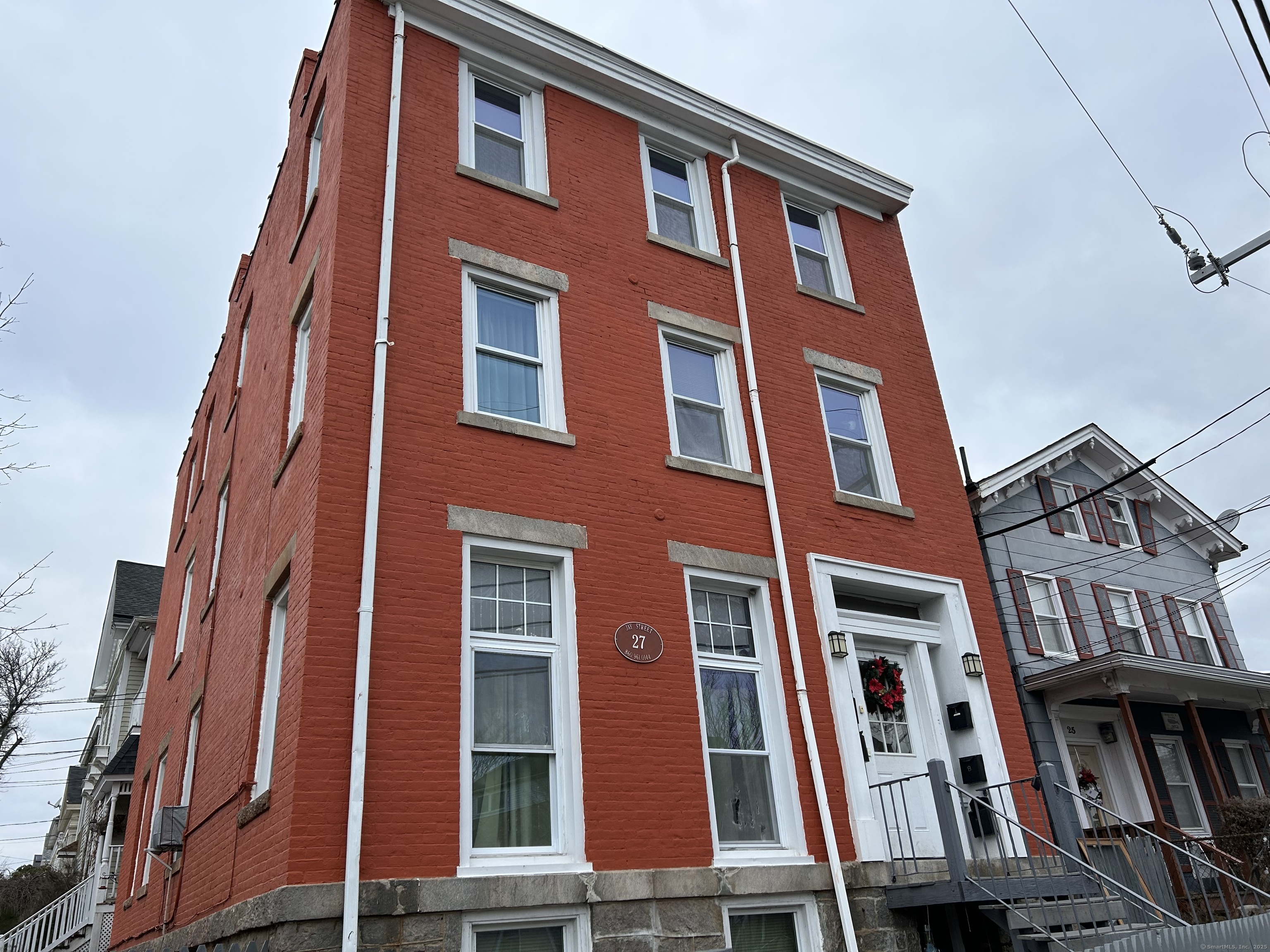Jay Street Basement, New London, Connecticut - 1 Bedrooms  
1 Bathrooms  
2 Rooms - 