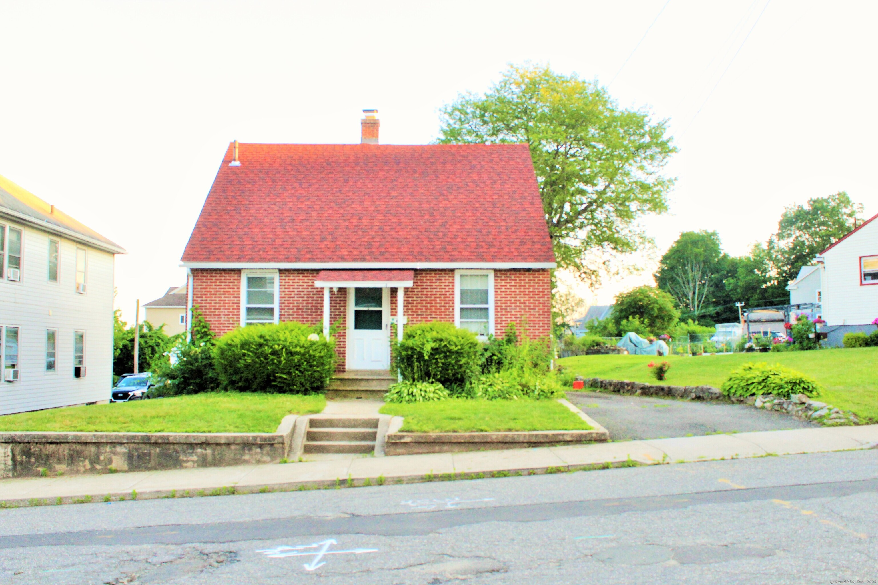 Waterbury, Connecticut 06704, United States, 3 Bedrooms Bedrooms, ,2 BathroomsBathrooms,Residential,Coming Soon,164846