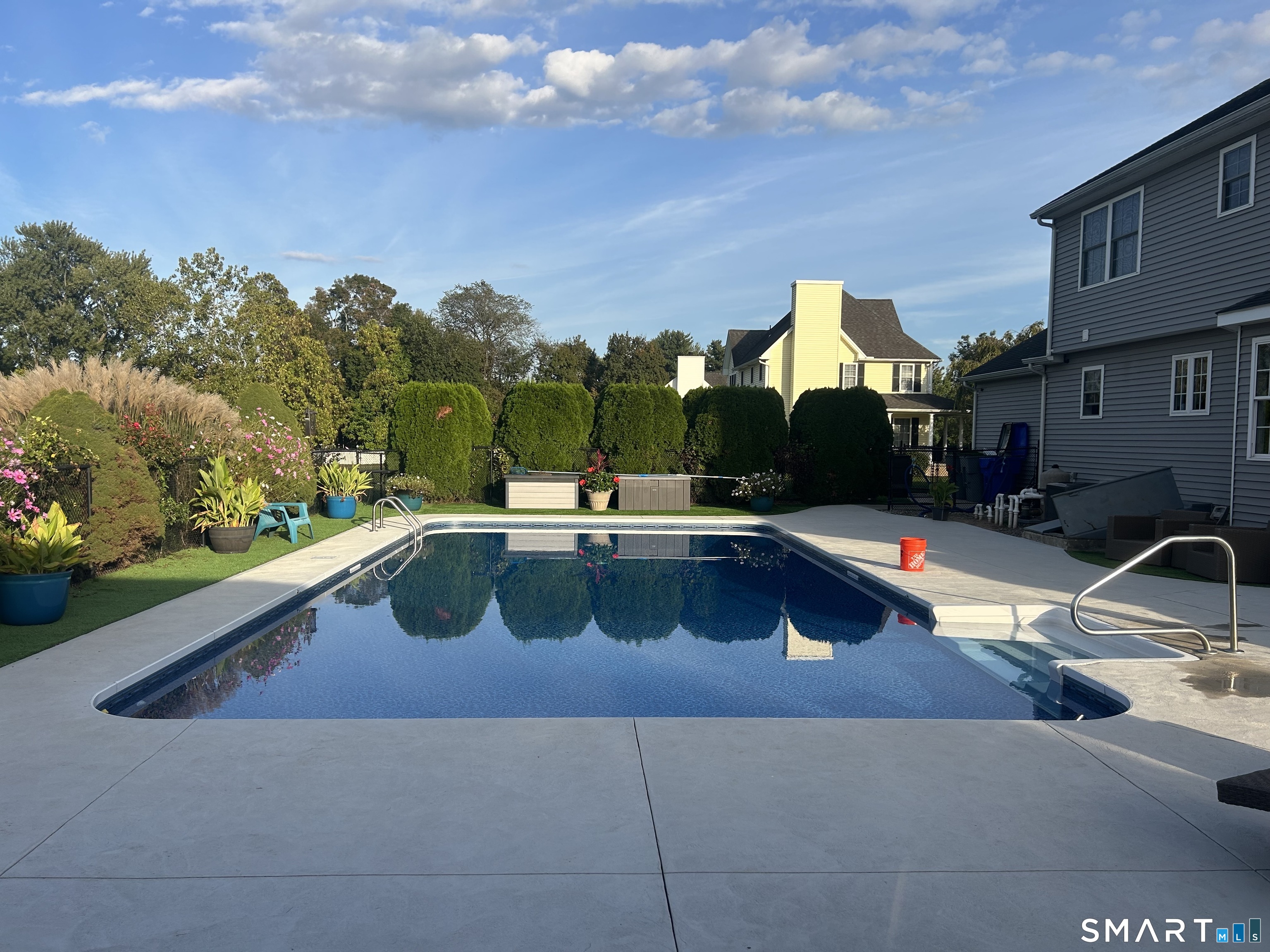 6 Grand View Drive