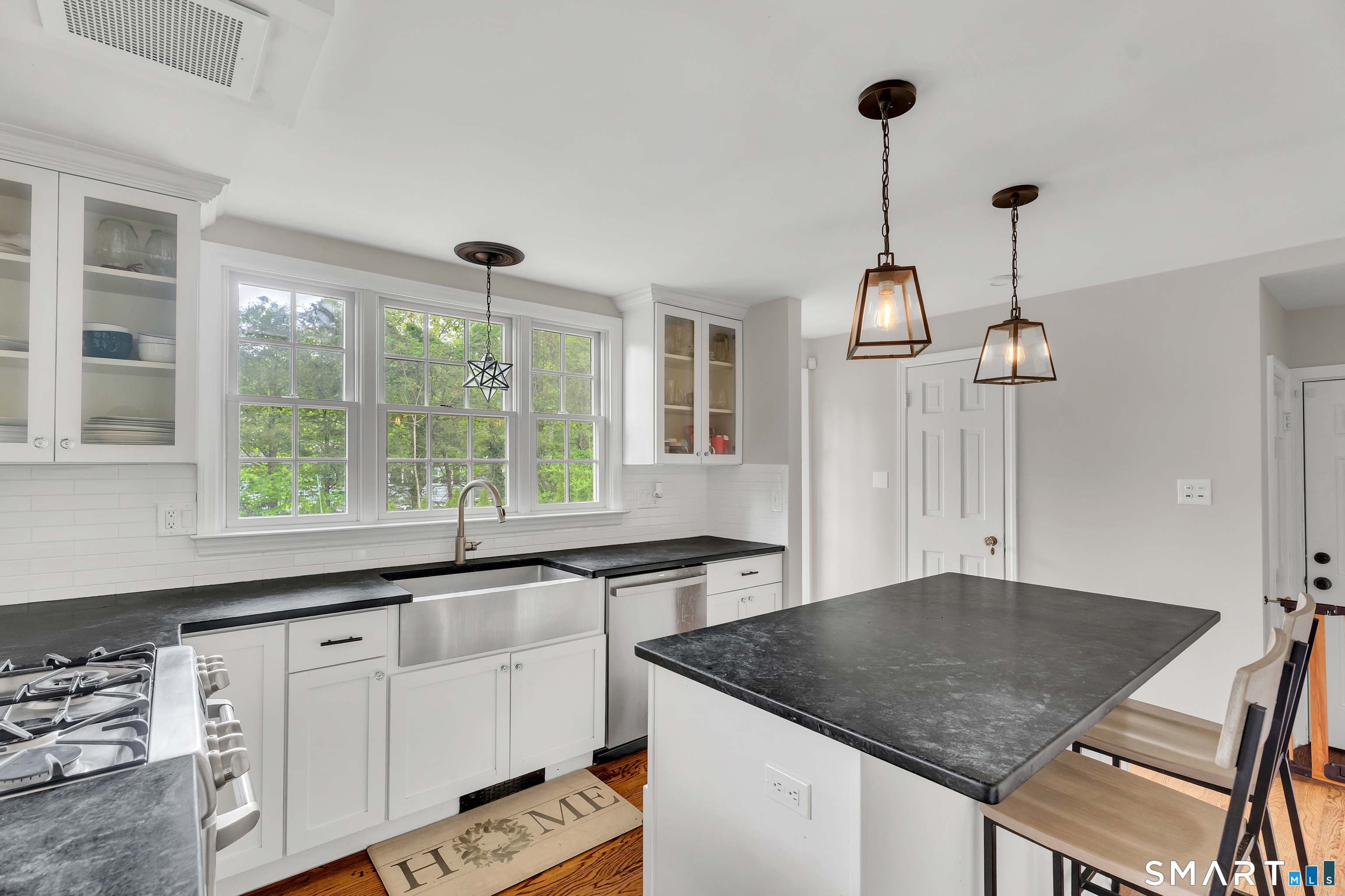 80 Knollwood Road