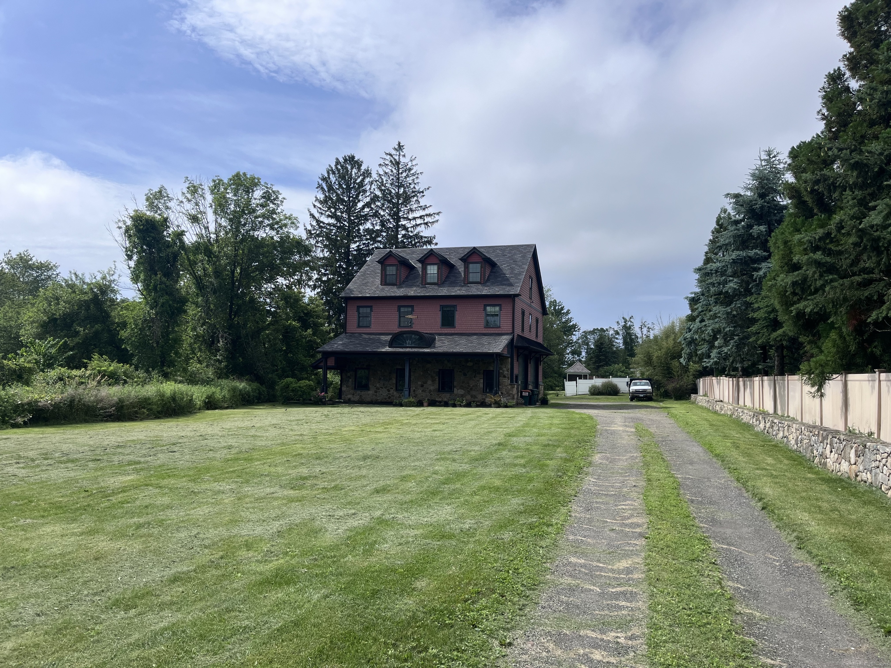 8 Sunnyview Drive