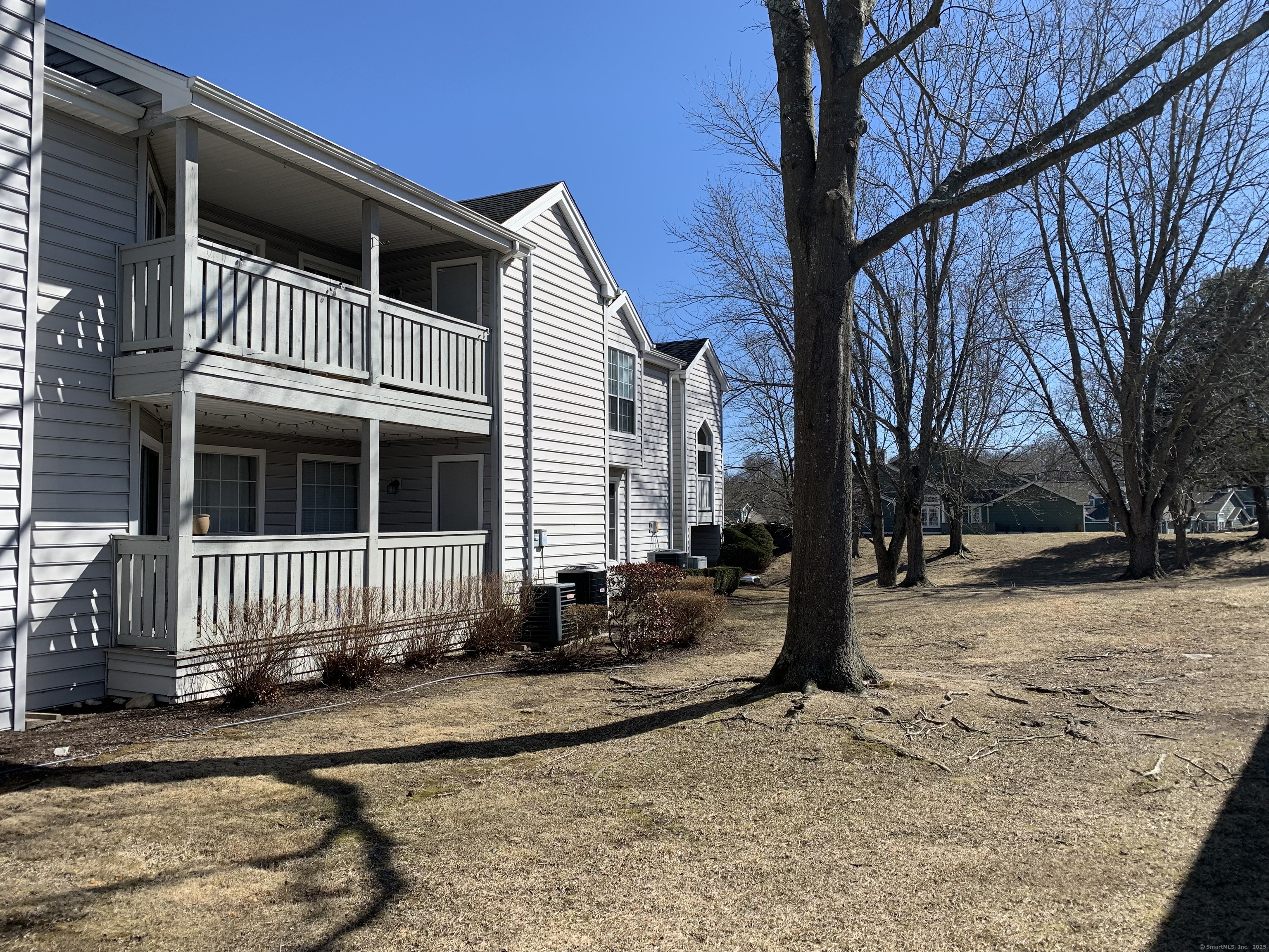 Leafwood Lane 254, Groton, Connecticut - 2 Bedrooms  
2 Bathrooms  
4 Rooms - 