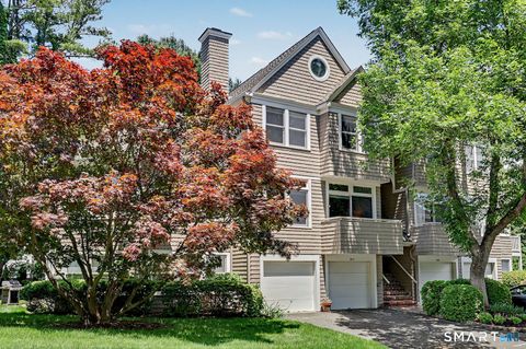 Condo For Sale - 942 S Pine Creek Road<br/> Fairfield, CT 06824