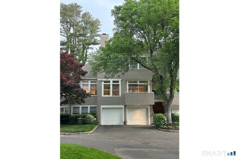 Condo For Sale - 942 S Pine Creek Road<br/> Fairfield, CT 06824
