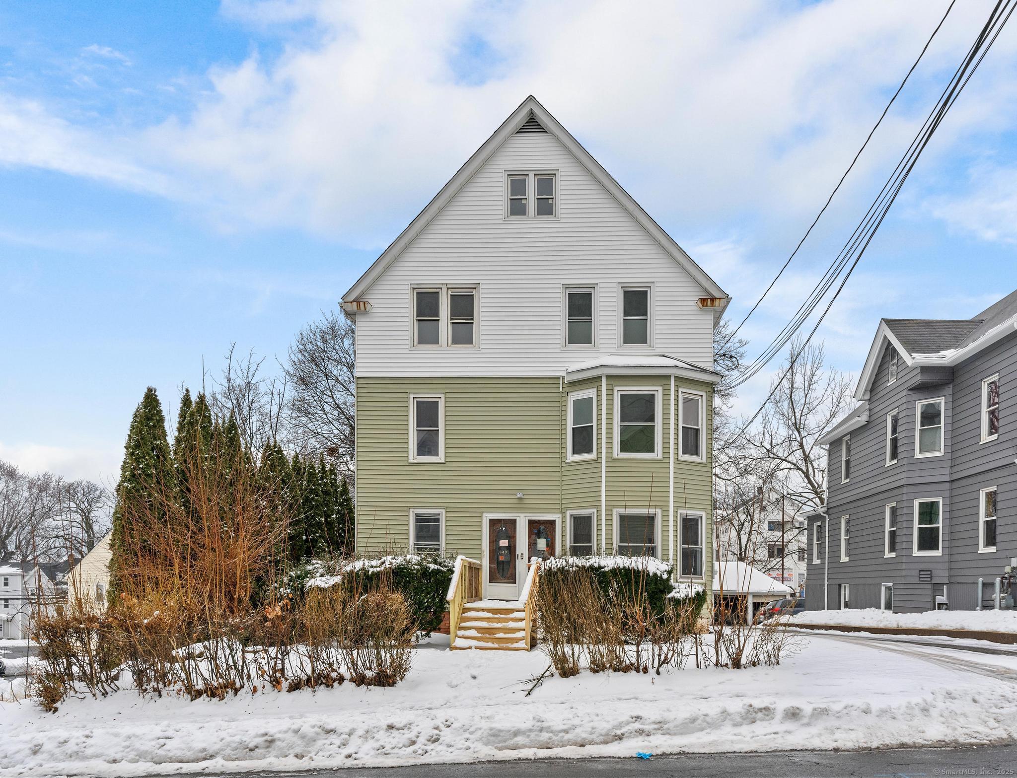 Church Street, New Britain, Connecticut - 9 Bedrooms  
3 Bathrooms  
18 Rooms - 