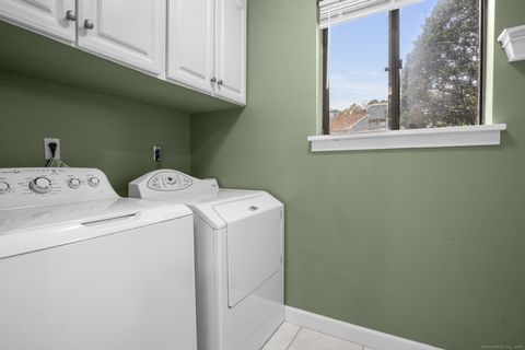 Tiny photo for 11 Red Oak Circle #11, Shelton, CT 06484 (MLS # 24133257)