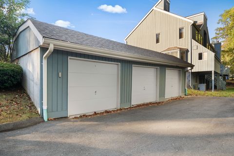 Tiny photo for 11 Red Oak Circle #11, Shelton, CT 06484 (MLS # 24133257)