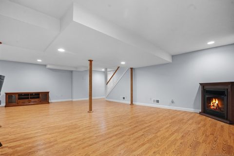 Tiny photo for 11 Red Oak Circle #11, Shelton, CT 06484 (MLS # 24133257)