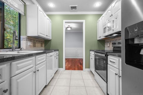 Tiny photo for 11 Red Oak Circle #11, Shelton, CT 06484 (MLS # 24133257)