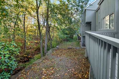 Tiny photo for 11 Red Oak Circle #11, Shelton, CT 06484 (MLS # 24133257)