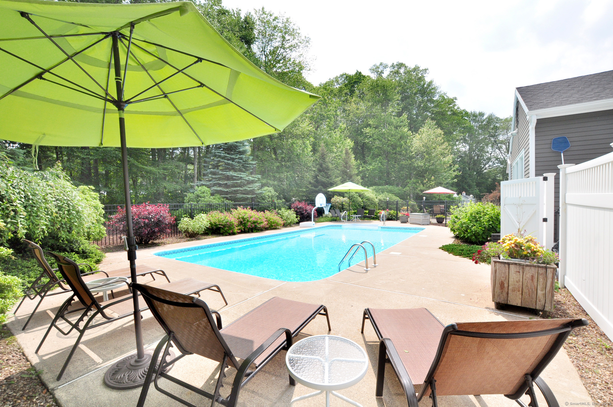 151 Oakridge