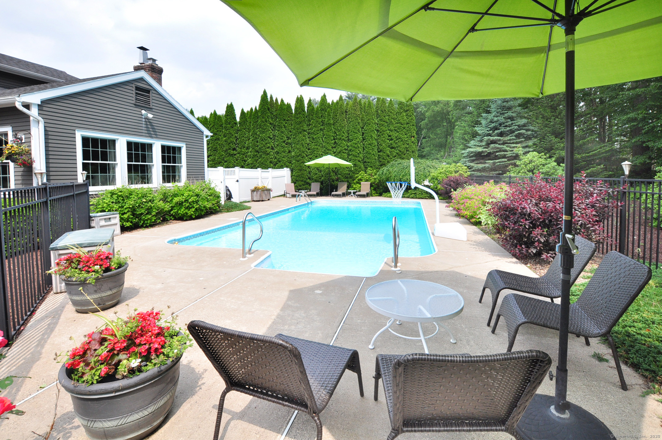 151 Oakridge