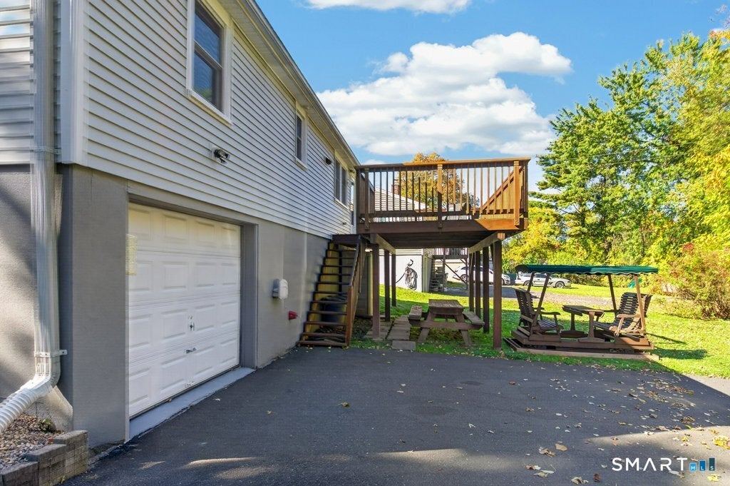 28 Dewey Place