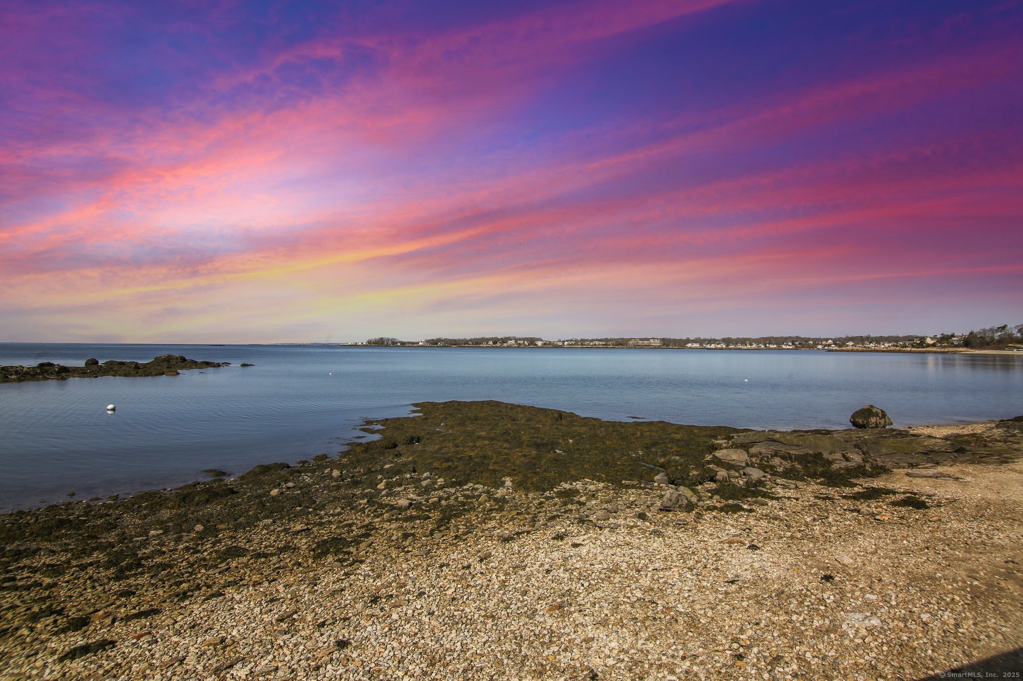 Sunset Beach Road, Branford, Connecticut - 4 Bedrooms  
2 Bathrooms  
6 Rooms - 