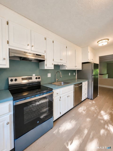 Tiny photo for 5 Farmington Chase Crescent #5, Farmington, CT 06032 (MLS # 24207714)