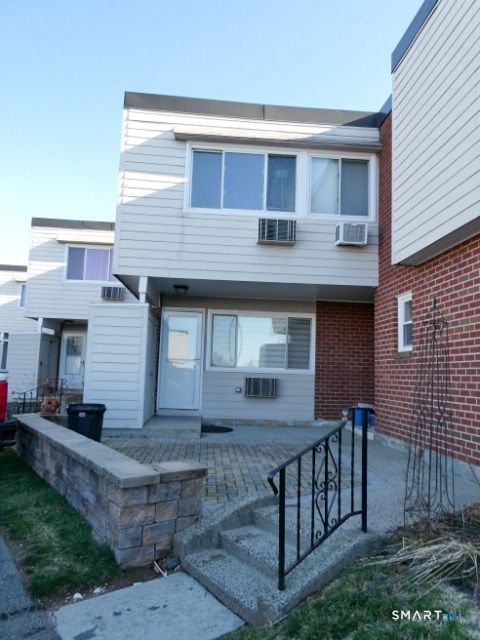 Condo For Sale - 203 West Walk<br/> West Haven, CT 06516