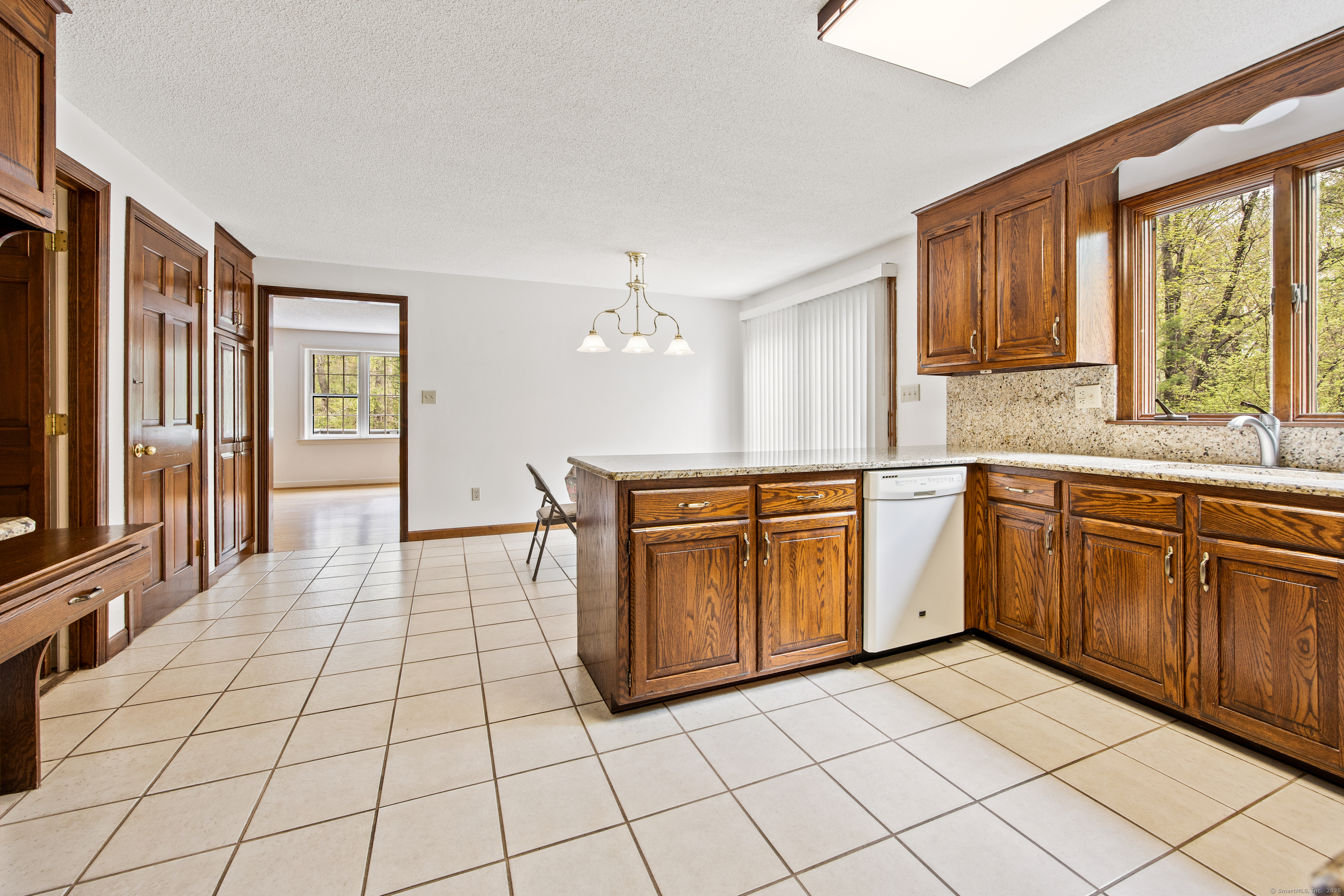 32 Woodmont Road, Avon, Connecticut image 7