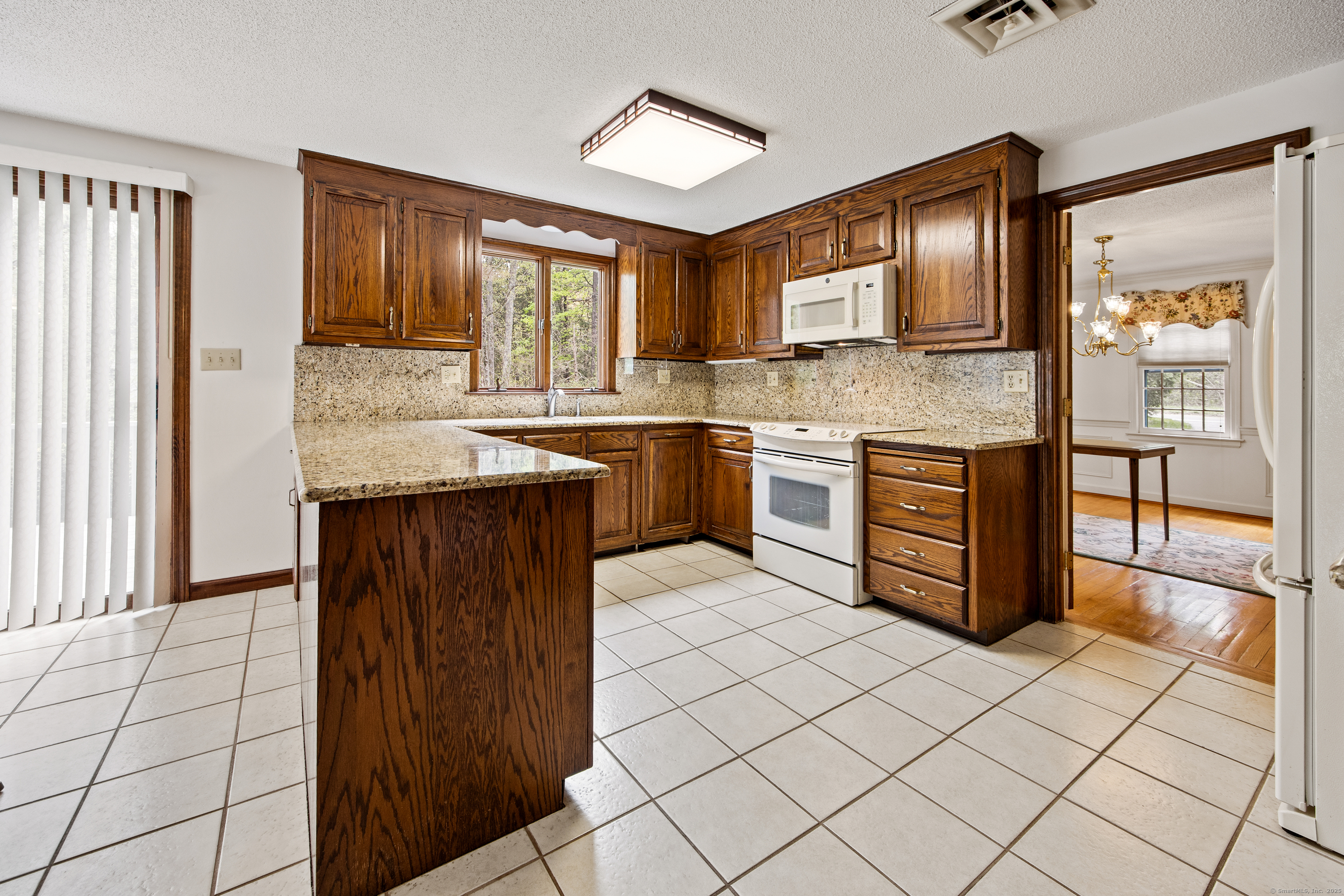 32 Woodmont Road, Avon, Connecticut image 4