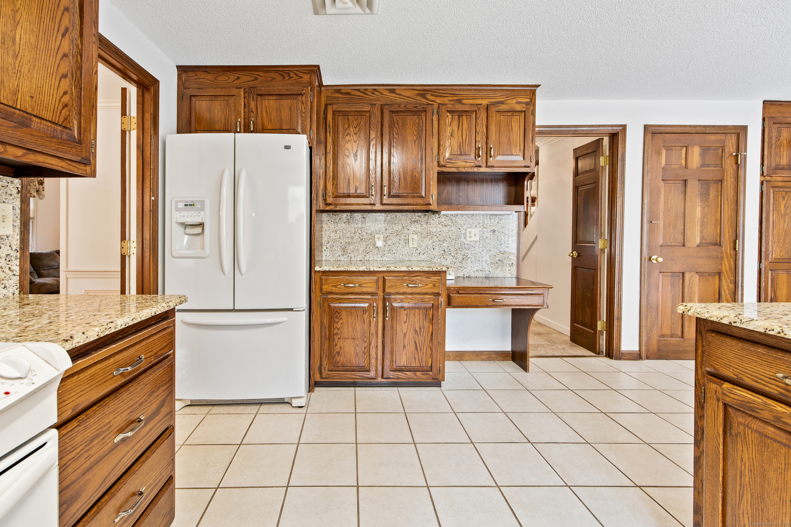 32 Woodmont Road, Avon, Connecticut image 6