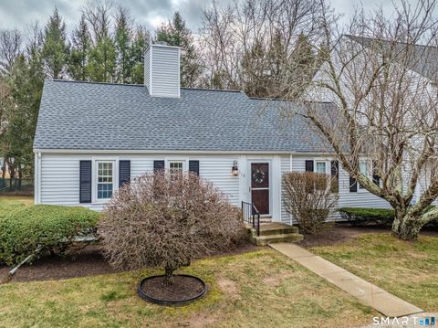 Photo of 18 Patriots Square #18, Mansfield, CT 06250 (MLS # 24143600)
