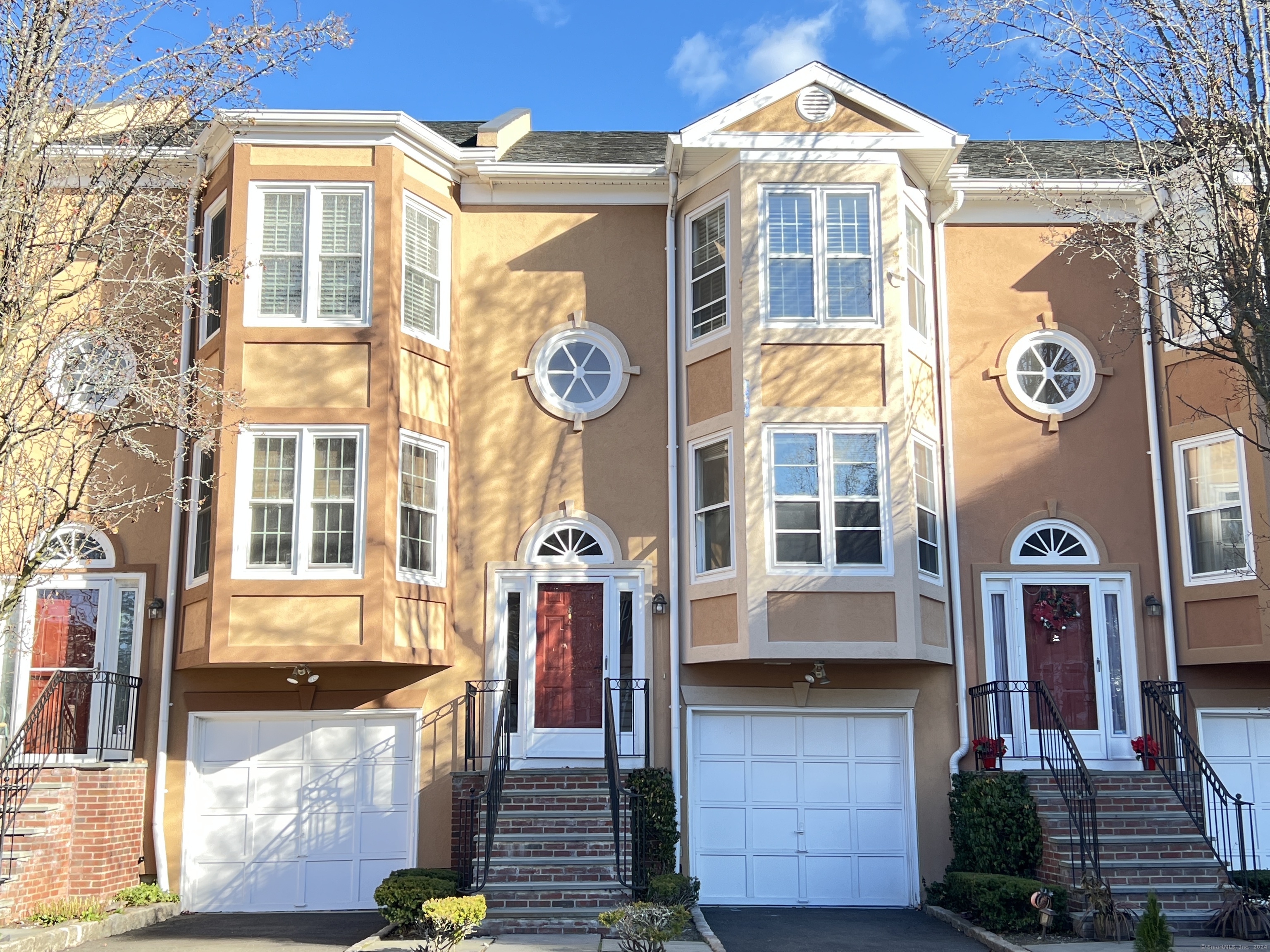 Property for Sale at 2675 Park Avenue 8, Bridgeport, Connecticut - Bedrooms: 2 
Bathrooms: 3 
Rooms: 6  - $400,000