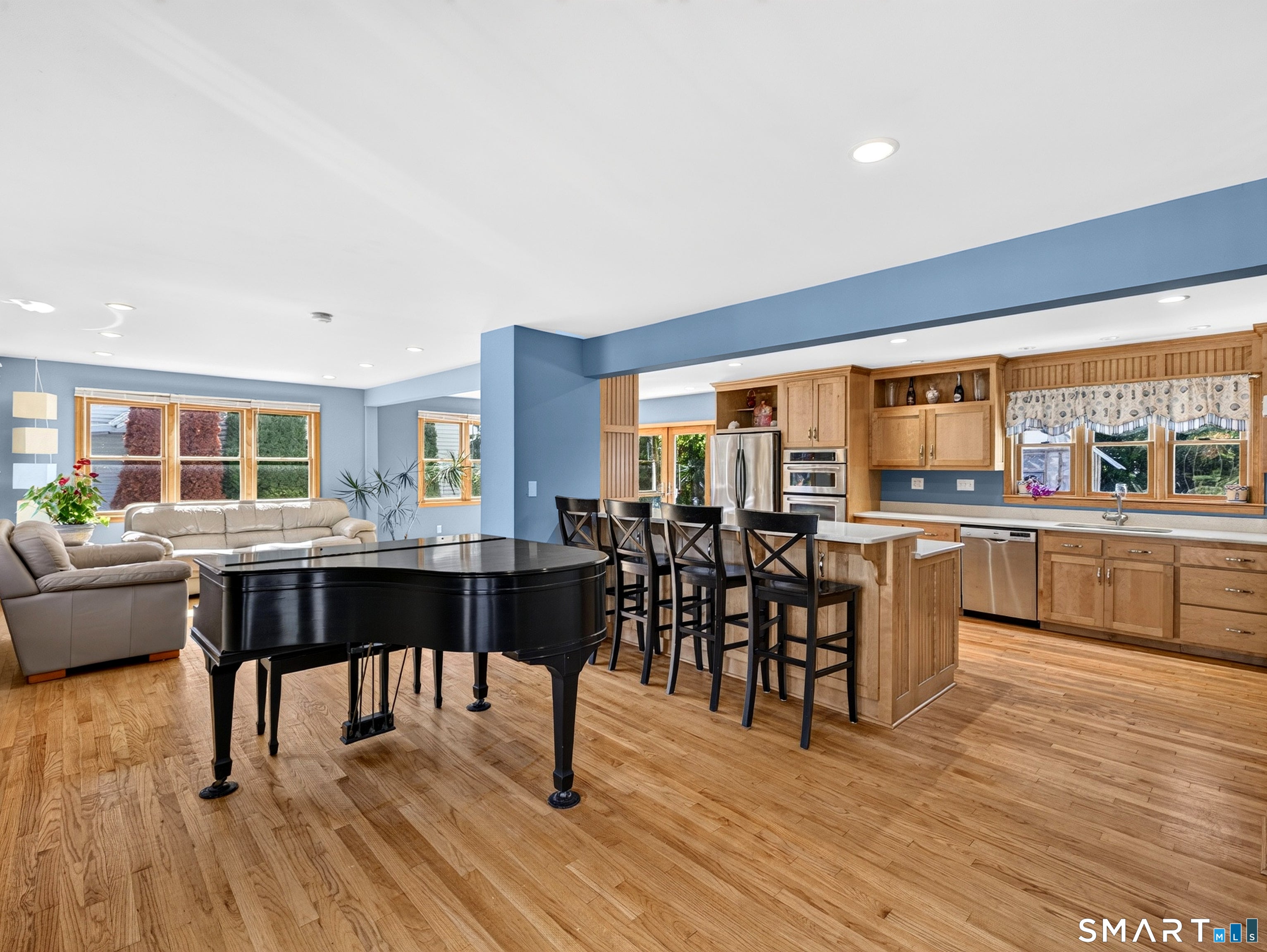 112 Harbor Parkway