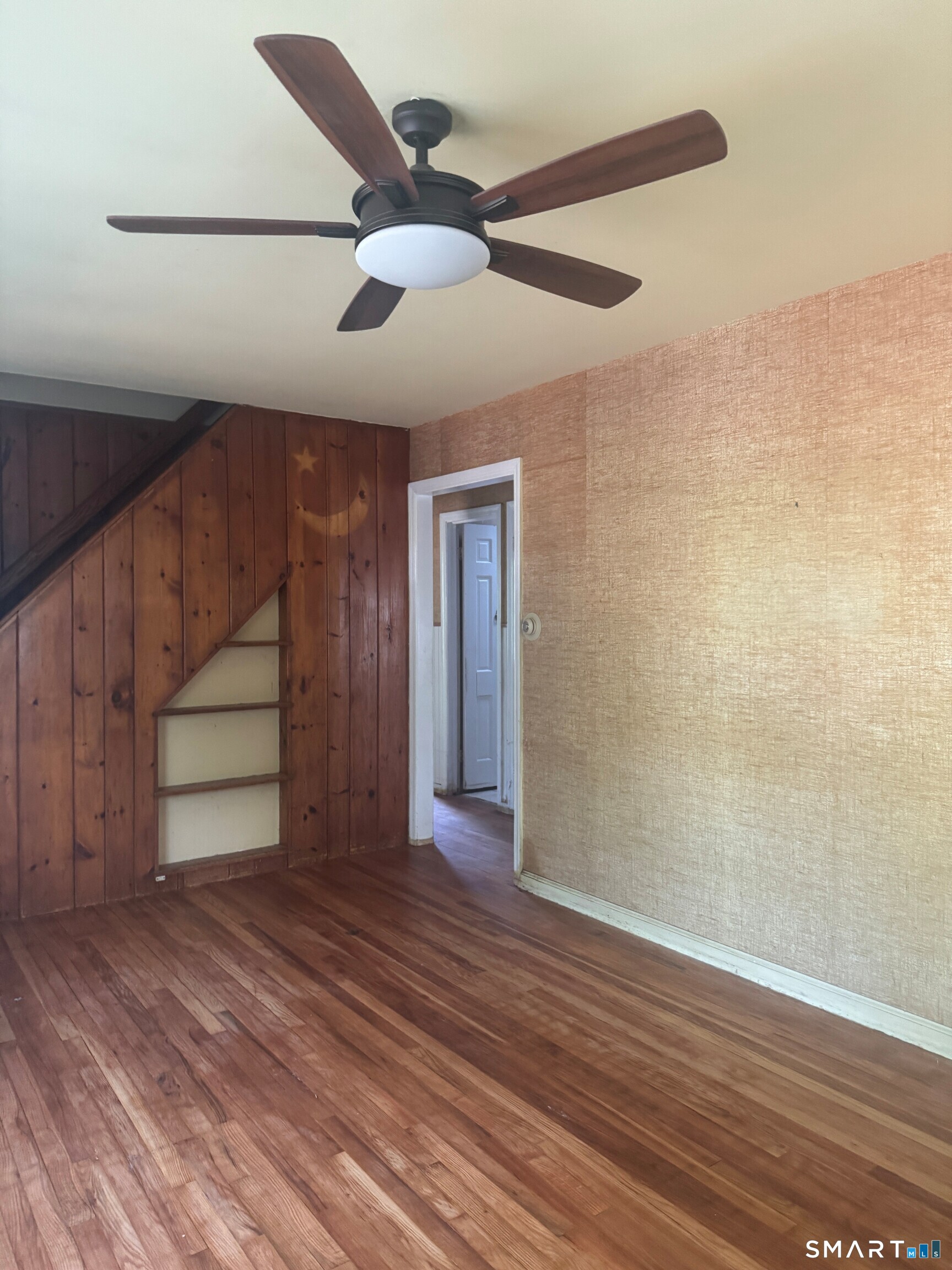 225 Winnepoge Drive