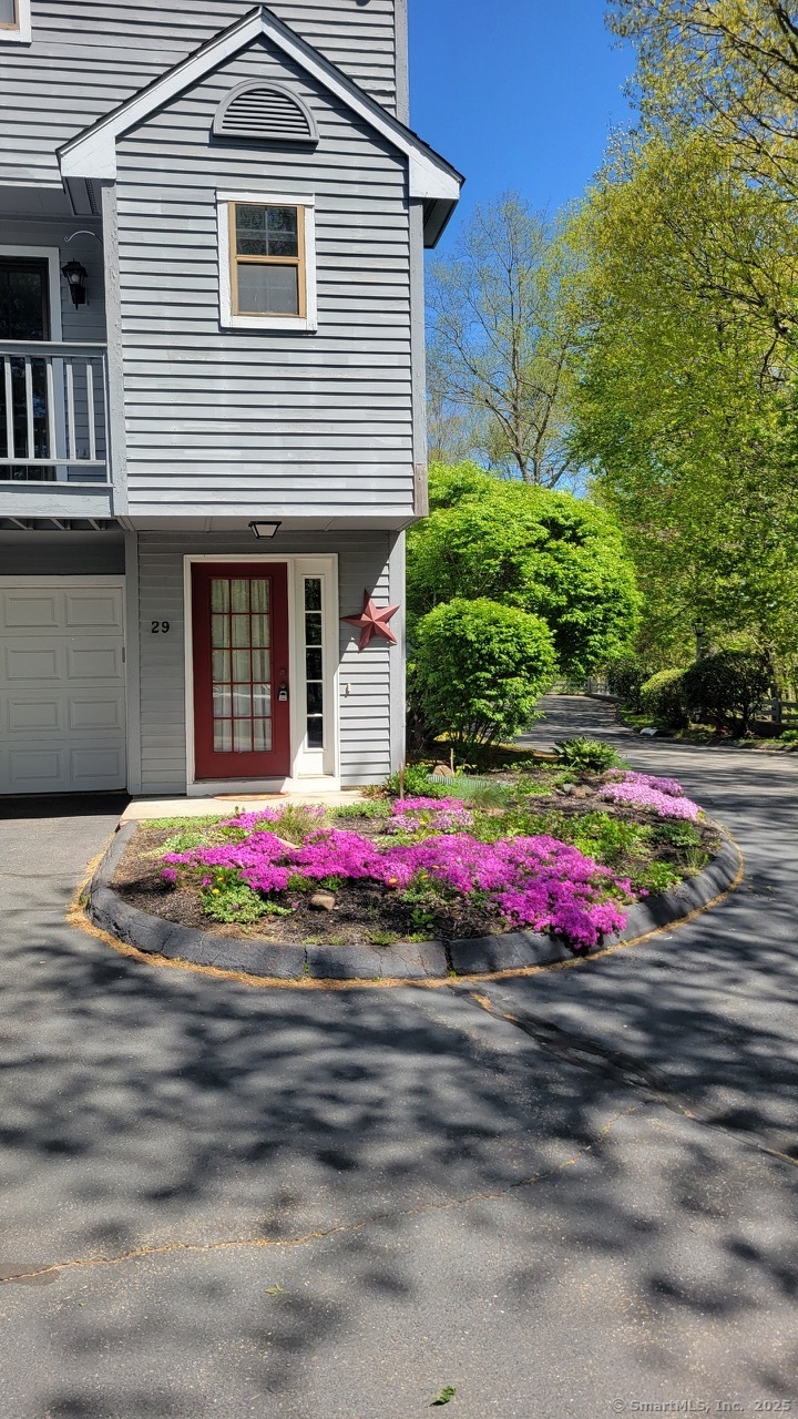 Property for Sale at Village View Terrace 29, Meriden, Connecticut - Bedrooms: 2 
Bathrooms: 2 
Rooms: 6  - $284,000