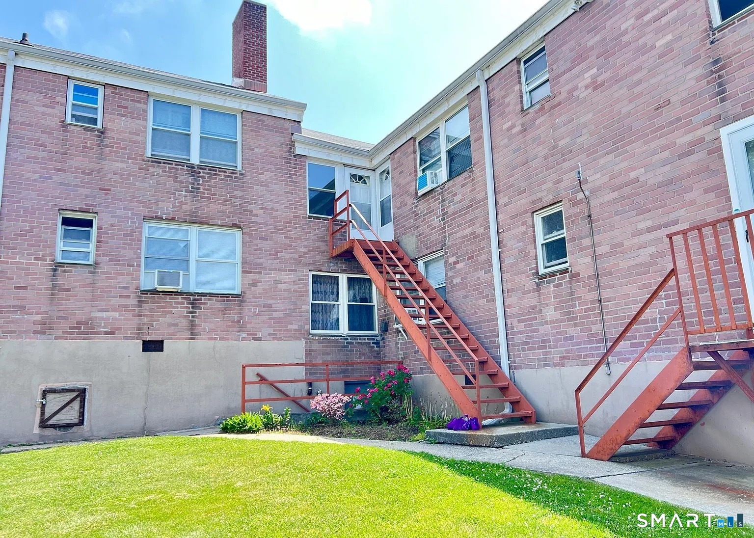 1068 East Main Street APT 4