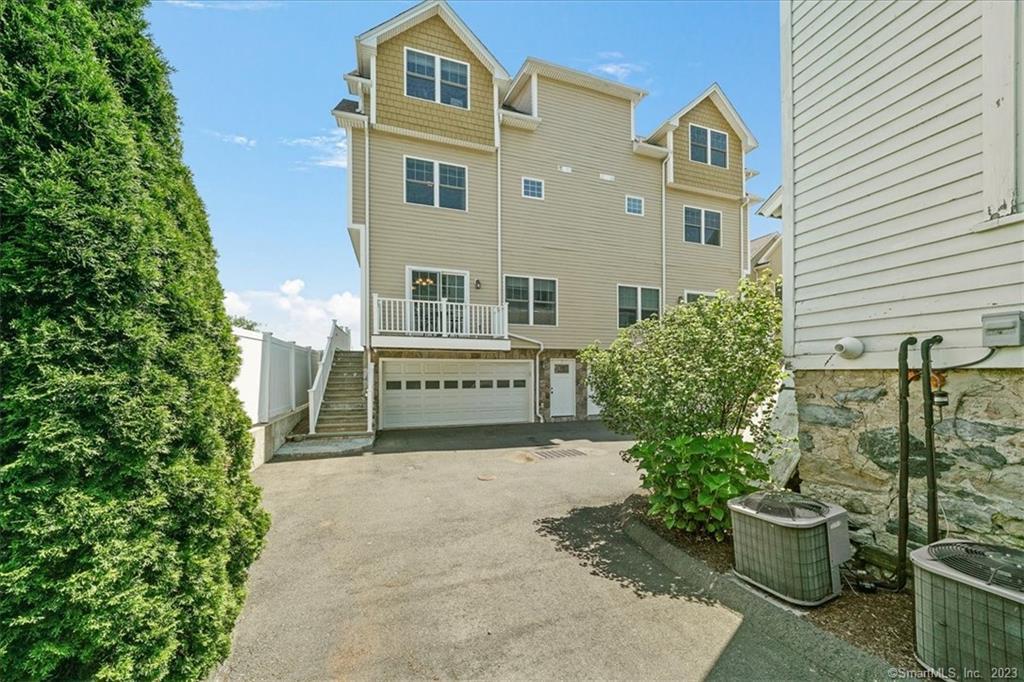 Photo 33 of 40 of 108 Seaside Avenue 5 townhome