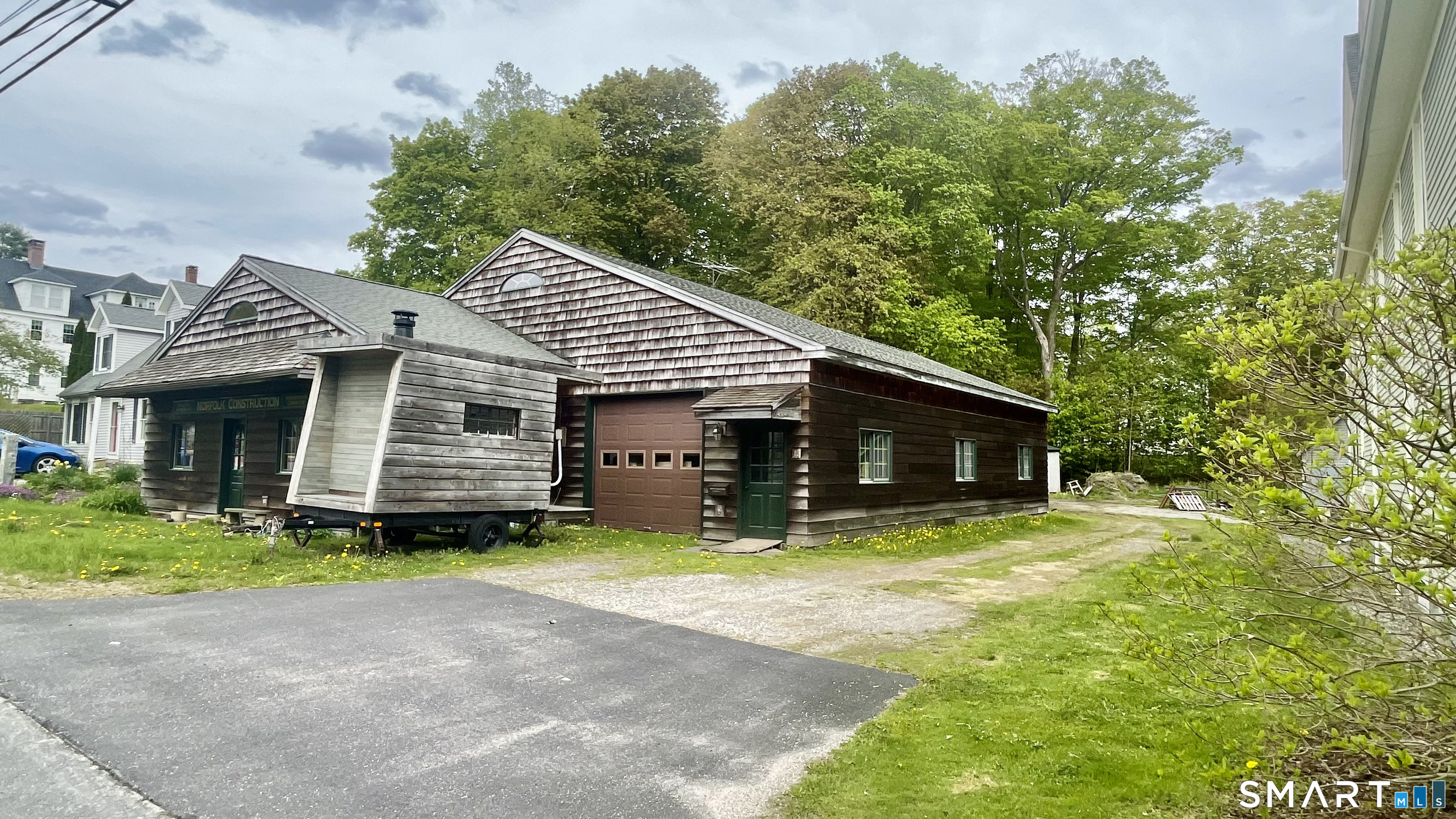 16 Maple Avenue