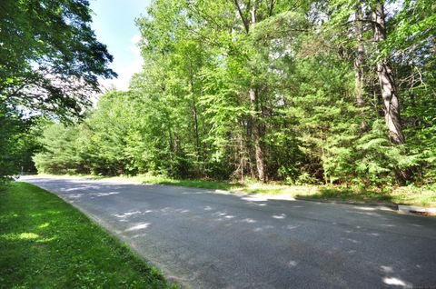  in Barkhamsted CT 47 Bridle Drive.jpg