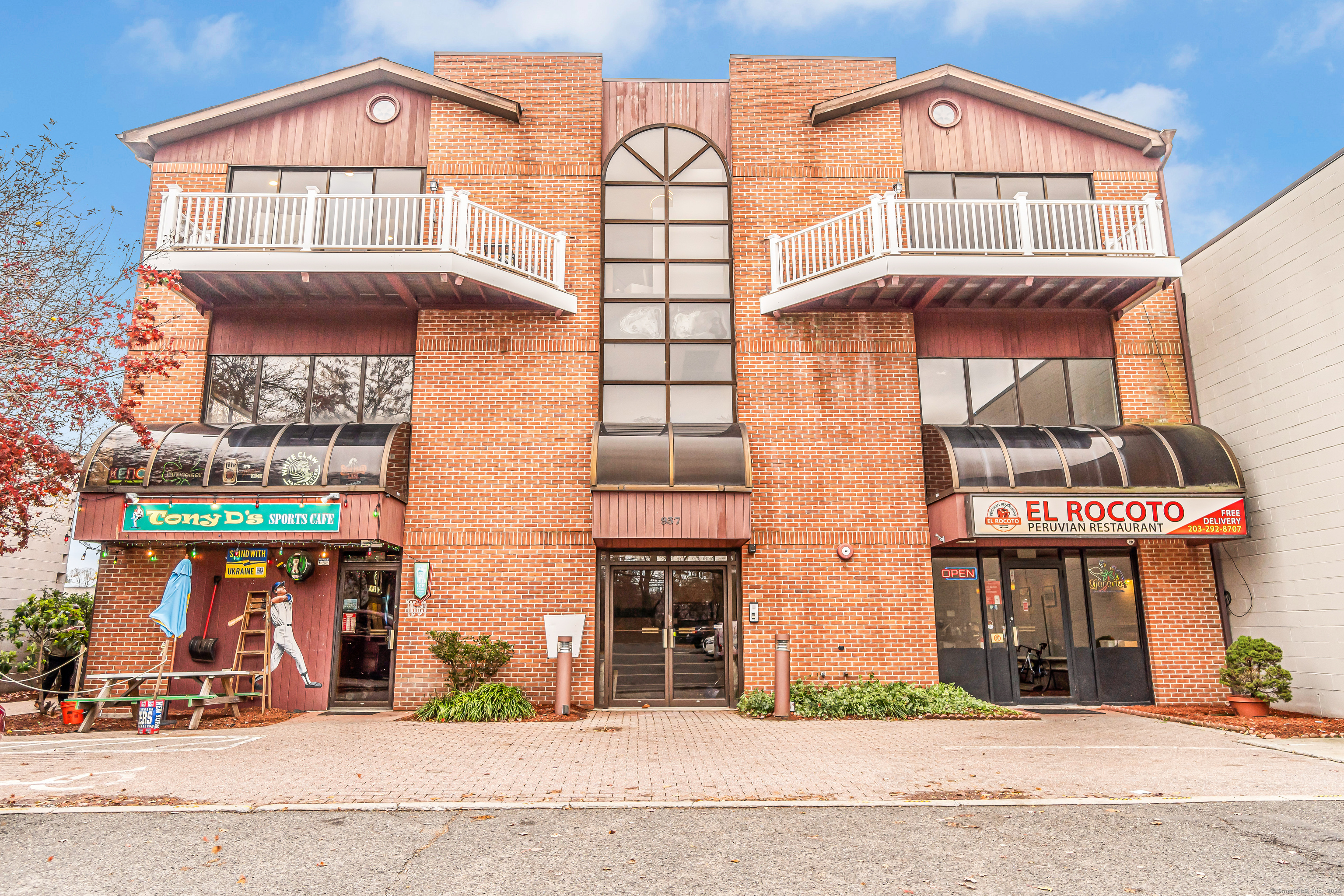 Rental Property at Post Road Ph2, Fairfield, Connecticut - Bedrooms: 2 
Bathrooms: 1 
Rooms: 4  - $3,500 MO.