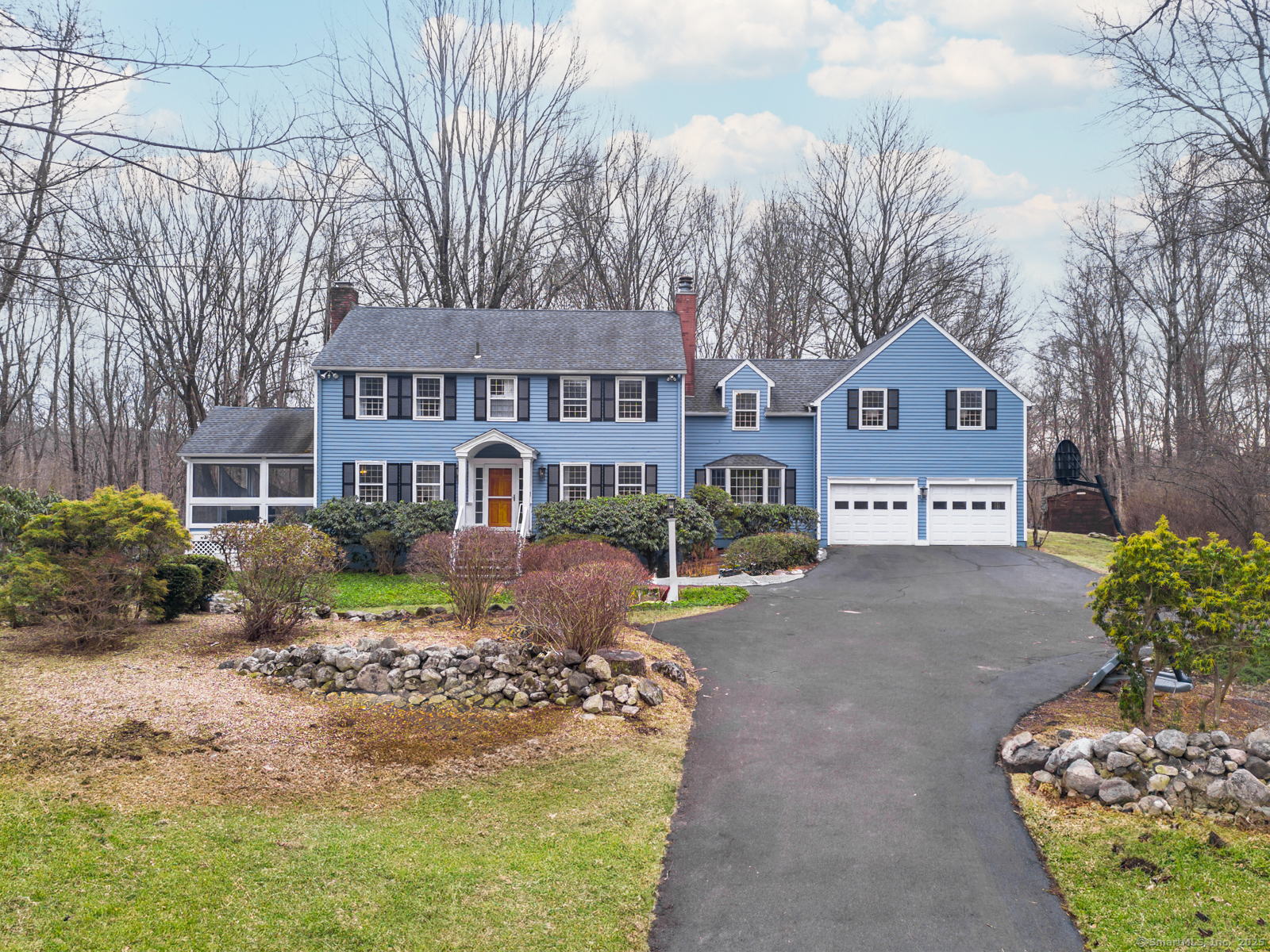 Property for Sale at Lamppost Drive, Redding, Connecticut - Bedrooms: 5 
Bathrooms: 4 
Rooms: 10  - $950,000