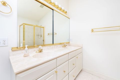 Tiny photo for 16 Thistle Hollow #16, Avon, CT 06001 (MLS # 24141393)