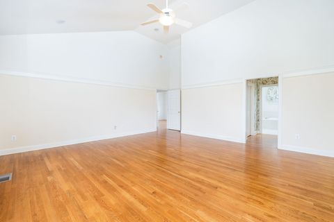 Tiny photo for 16 Thistle Hollow #16, Avon, CT 06001 (MLS # 24141393)