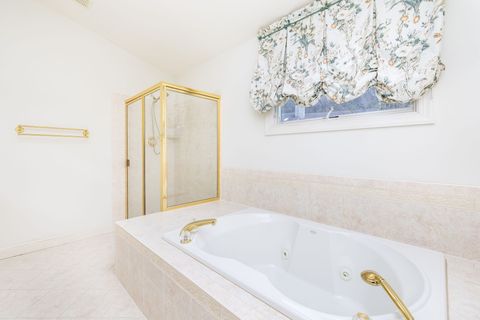 Tiny photo for 16 Thistle Hollow #16, Avon, CT 06001 (MLS # 24141393)