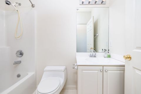 Tiny photo for 16 Thistle Hollow #16, Avon, CT 06001 (MLS # 24141393)