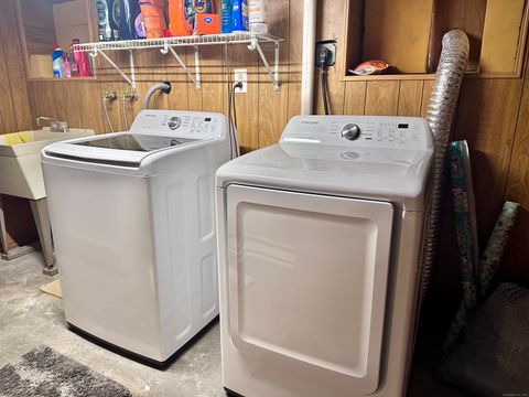 Tiny photo for 928 Townsend Avenue #1, New Haven, CT 06512 (MLS # 24142513)